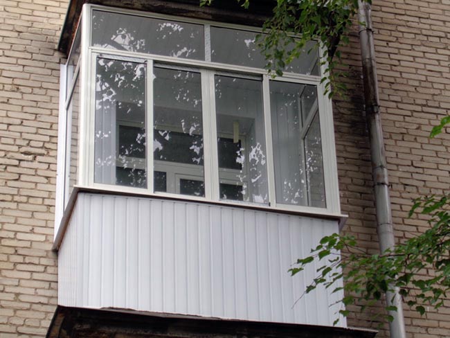 Сколько стоит застеклить балкон в хрущевке - низкие цены Рошаль