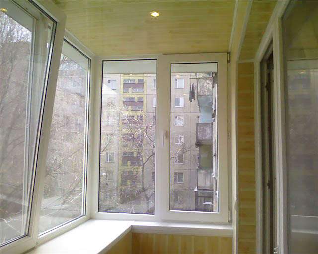 Остекление балкона в панельном доме по цене от производителя Рошаль