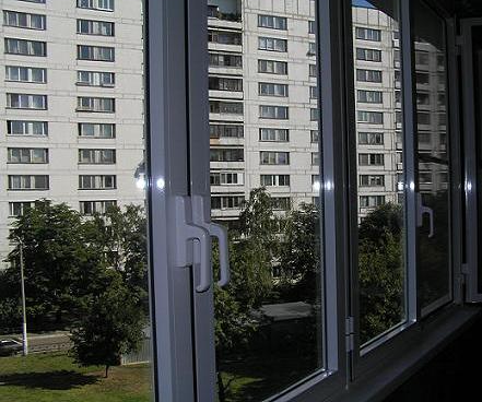 установка пластиковых окон на балконе Рошаль